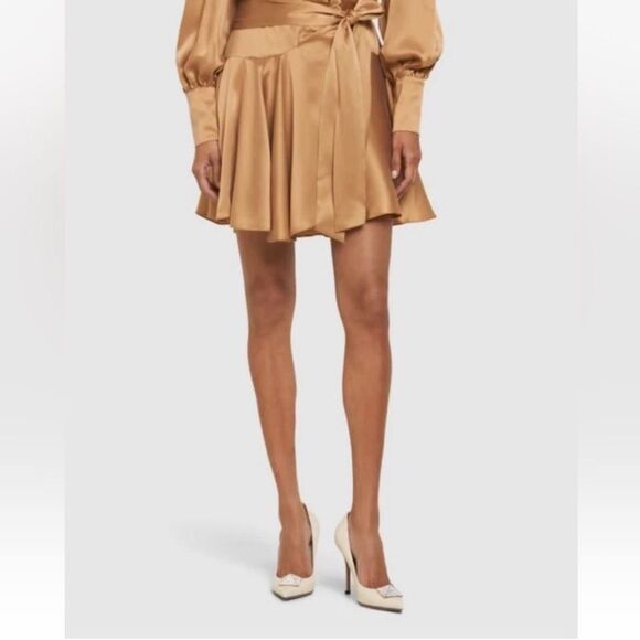 Valentino One Stud 100 Patent rhinestones, Pump, cream size 37.5/7 $1400 - Picture 2 of 14